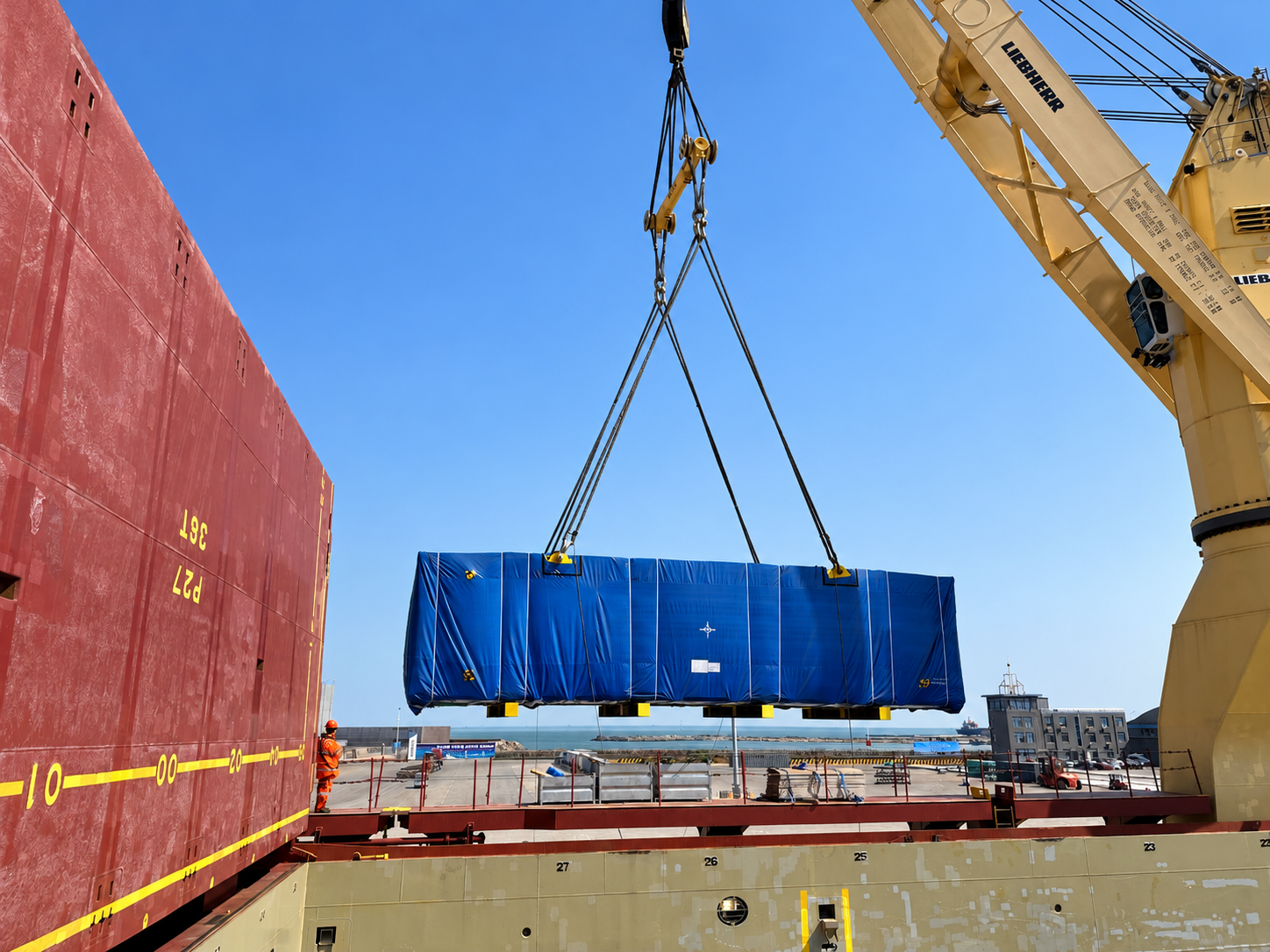 Container Lifts Heavy Lift Transportation & Project Cargo Services - CNS INTERTRANS